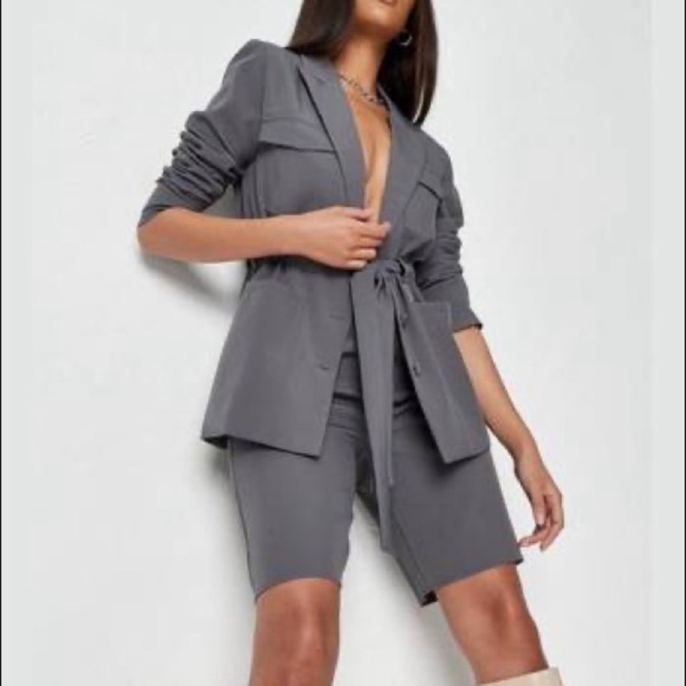NWT Missguided tailored belted utility blazer size 4
